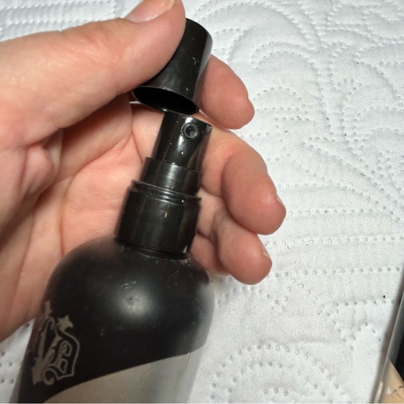 Set of 3 bundle Kat VonD makeup powder lock it concealer, spray & settin… - Picture 13 of 16